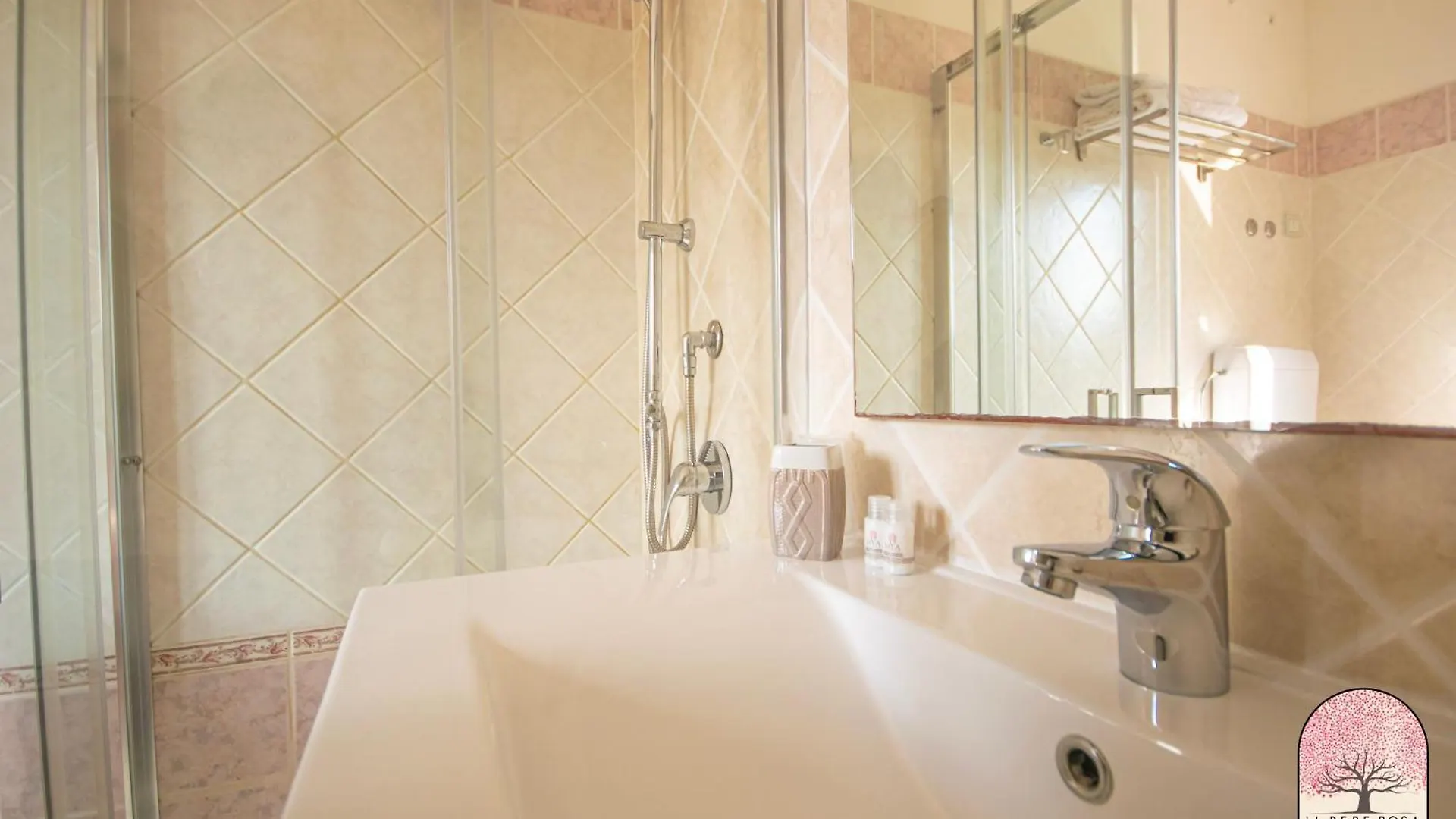 Il Pepe Rosa Bed & Breakfast Posada  Posada (Sardinia)